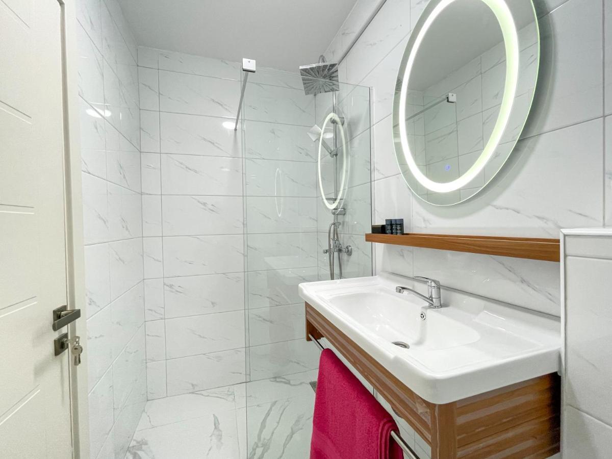 Xelent Hotel Ulcinj Exterior photo