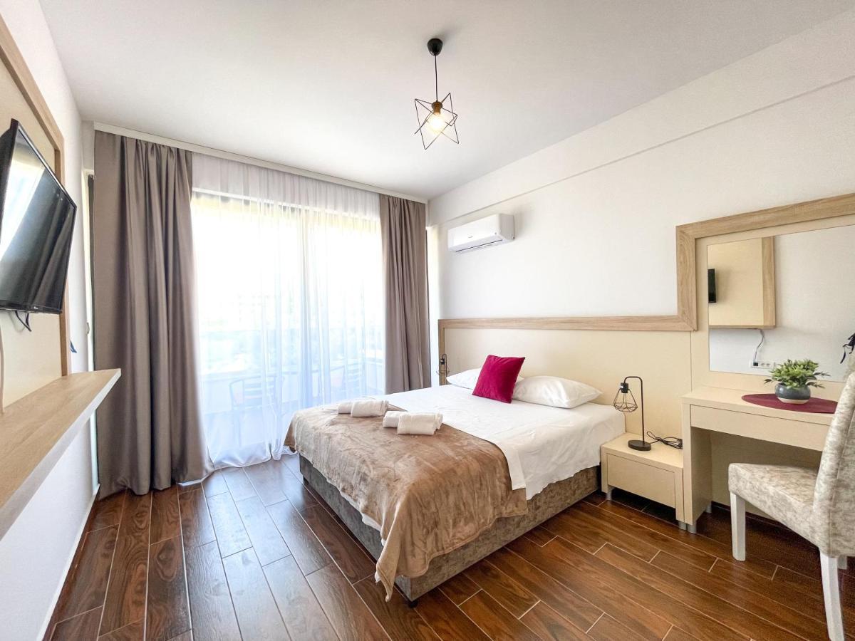 Xelent Hotel Ulcinj Exterior photo