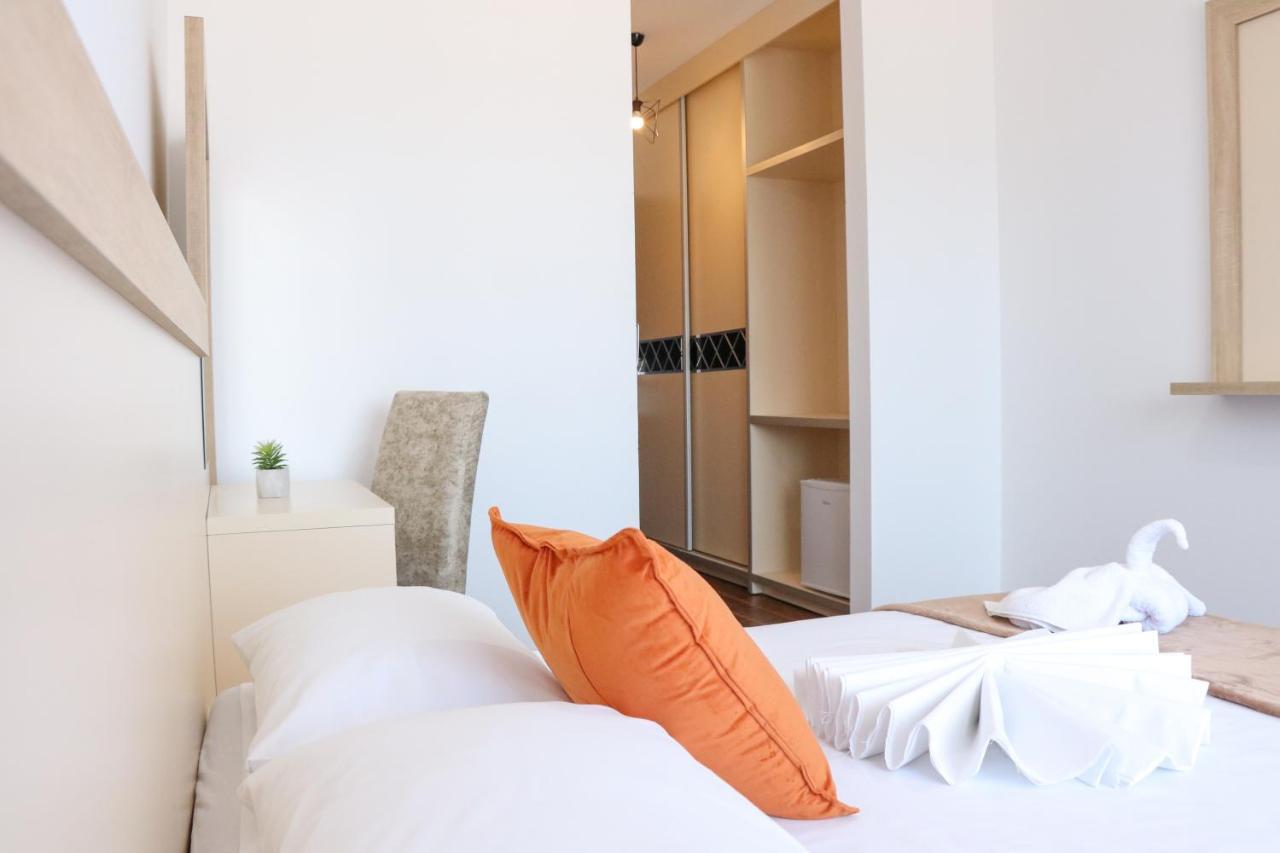 Xelent Hotel Ulcinj Exterior photo