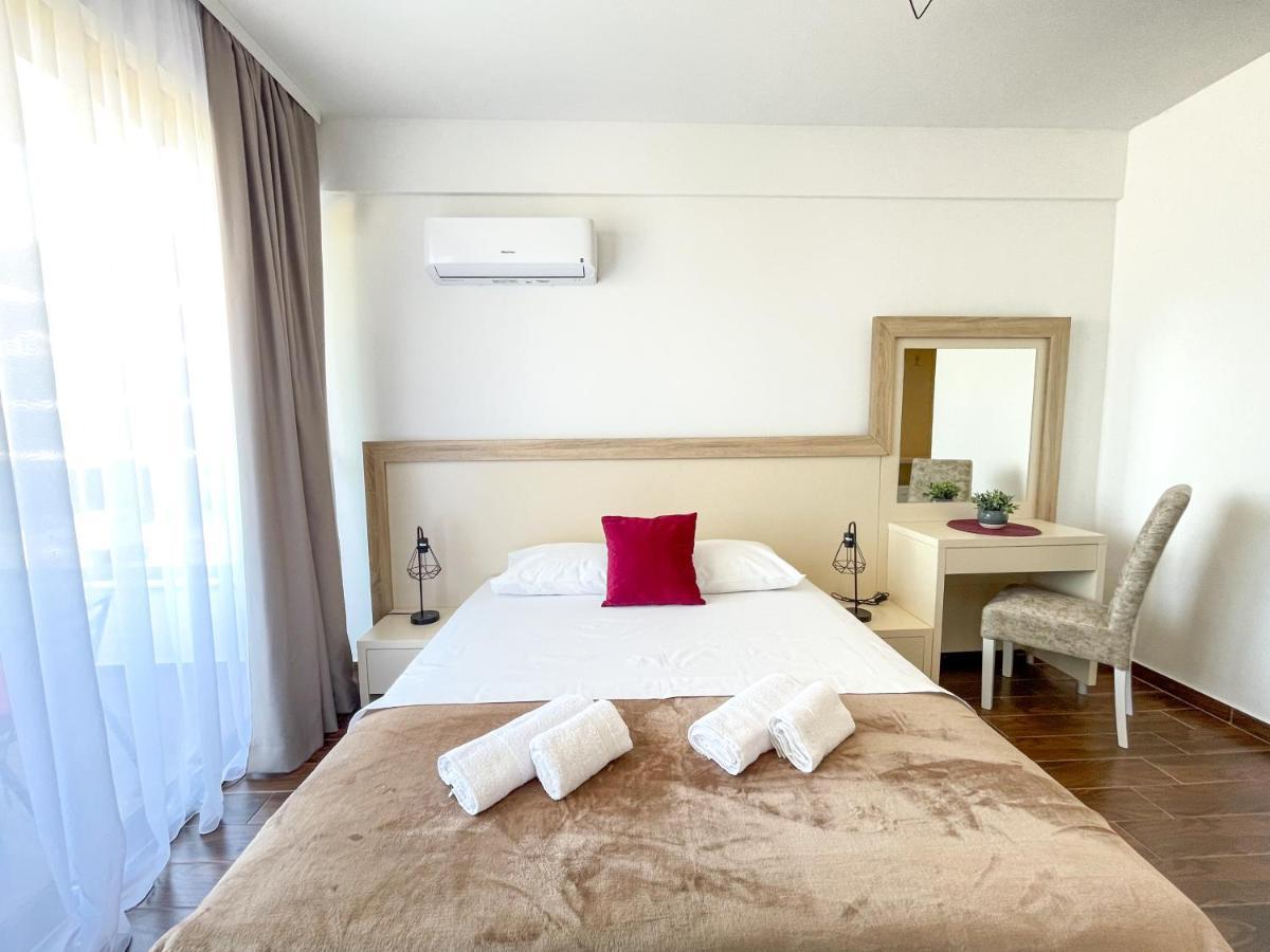Xelent Hotel Ulcinj Exterior photo