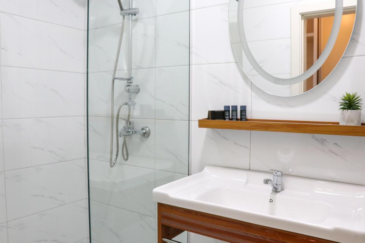 Xelent Hotel Ulcinj Exterior photo