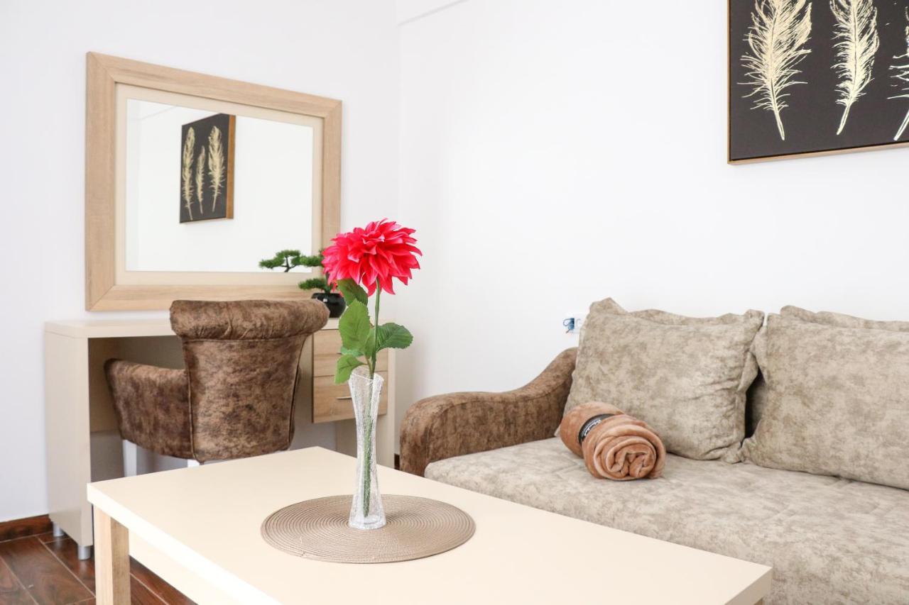 Xelent Hotel Ulcinj Exterior photo